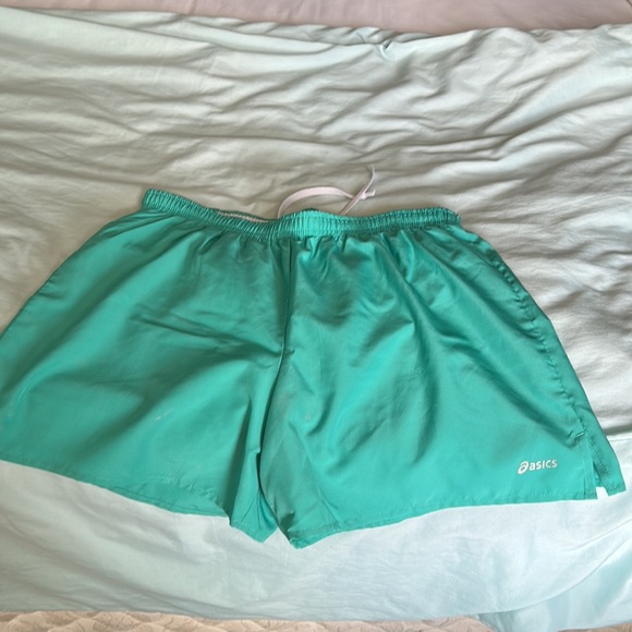 ASICS running shorts - Picture 2 of 3